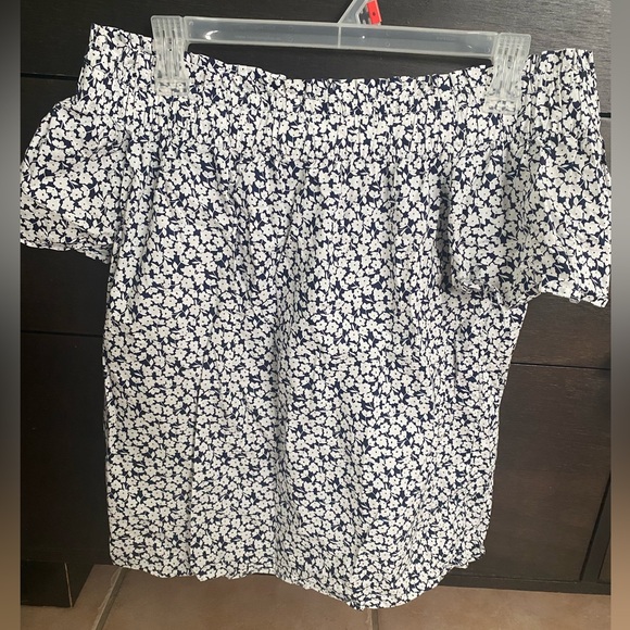 Top - Picture 1 of 2